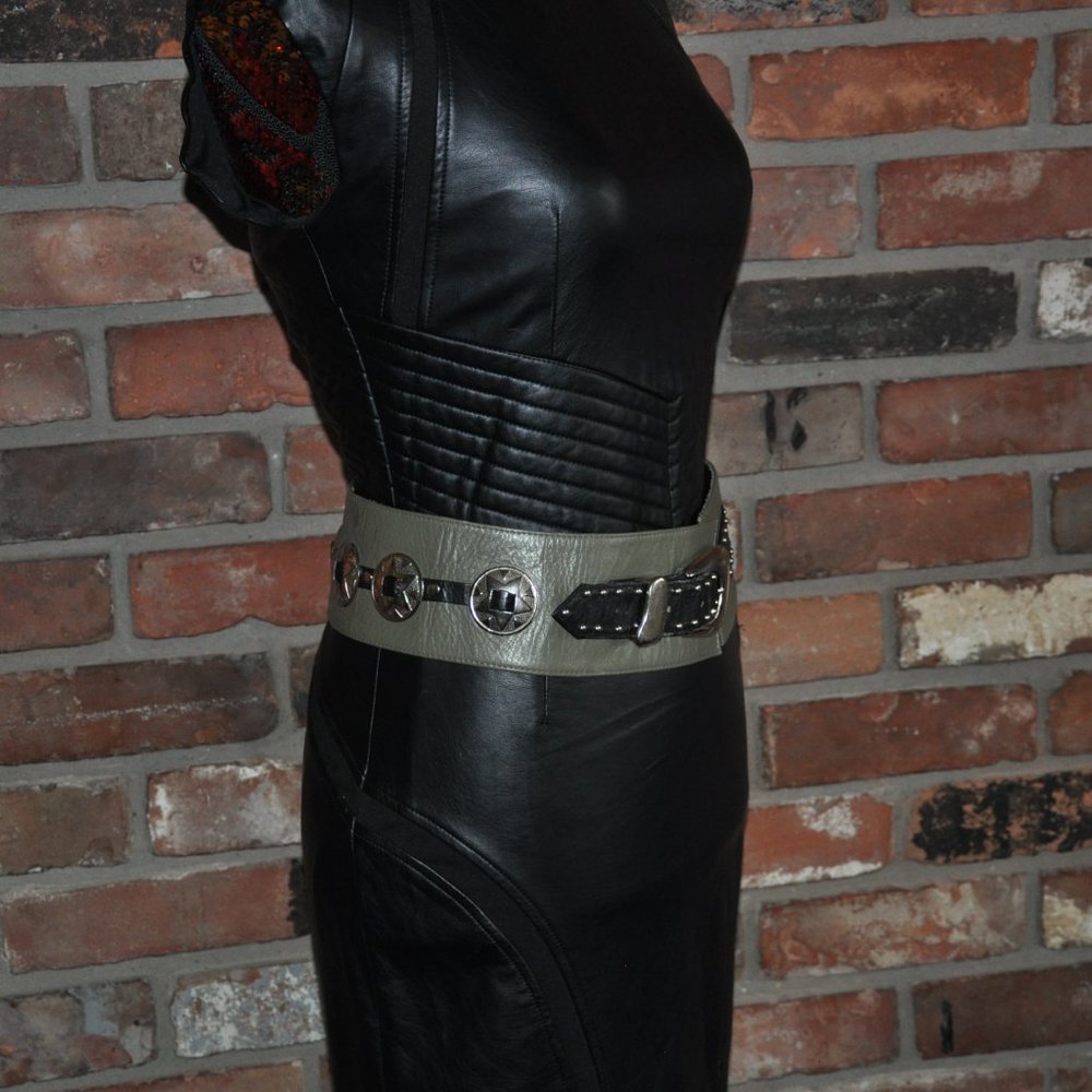 Black & Grey Wide Leather Western Star Medallion Studded Hip Hugger Belt Italy M